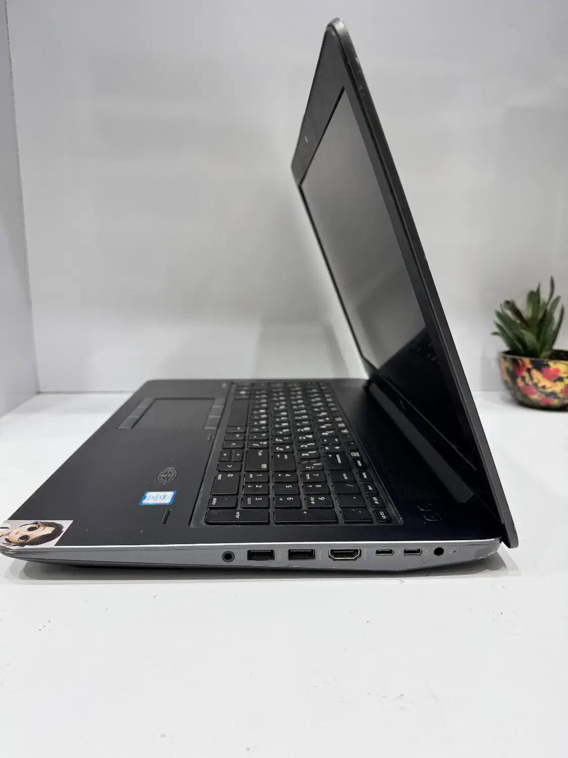 لپتاپ استوک HP ZBook G4 | Core i7-7700HQ | 16GB RAM | 512GB NVMe | Quadro M2200 - Image 2