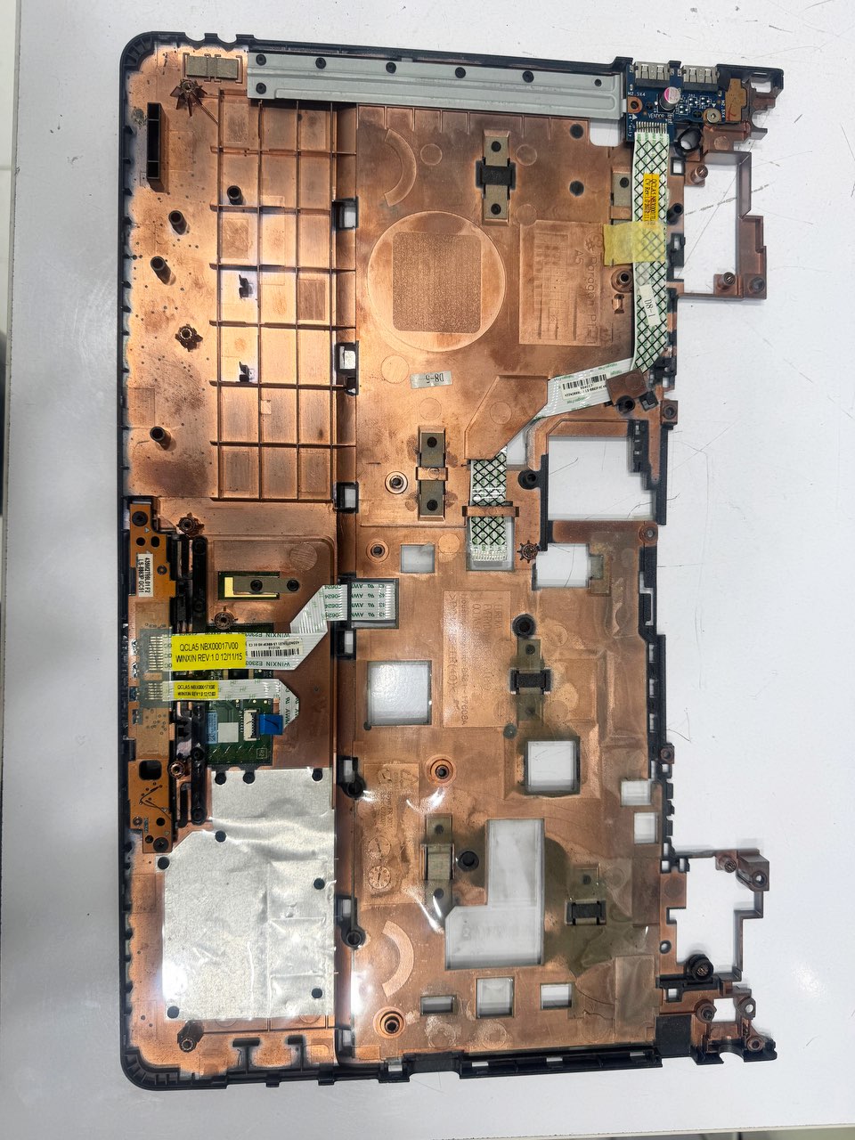 قاب دور کیبورد لپتاپ سامسونگ مدل NP350V5X - Image 2
