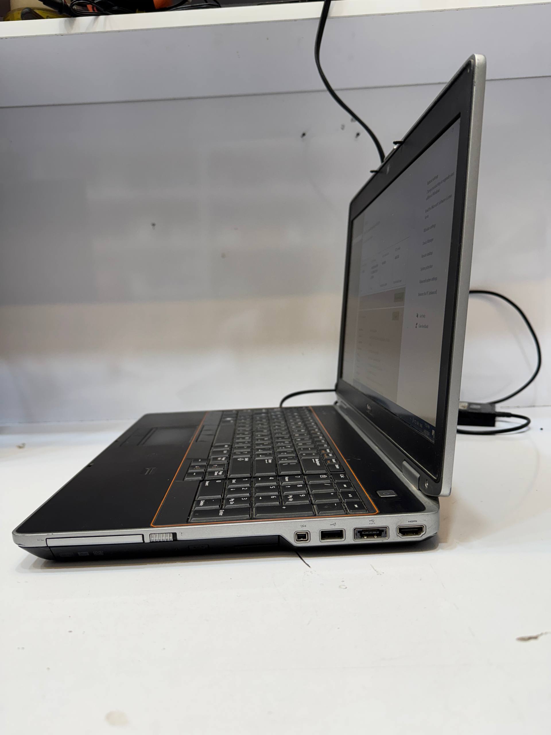 لپ تاپ Dell Latitude E6520 - Image 3